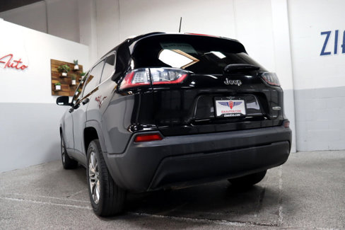 Used 2020 Jeep Cherokee Latitude Plus image 3