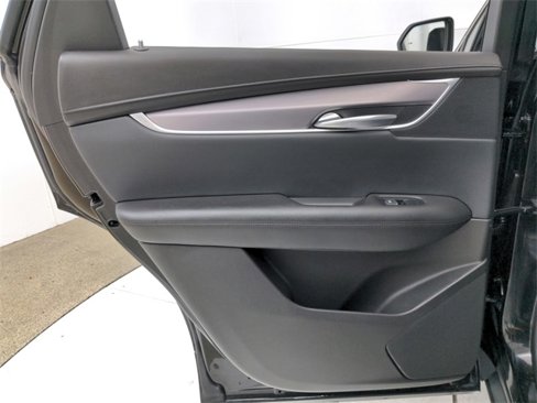 Used 2017 Cadillac XT5 Luxury w/ Driver Awareness Package image 39