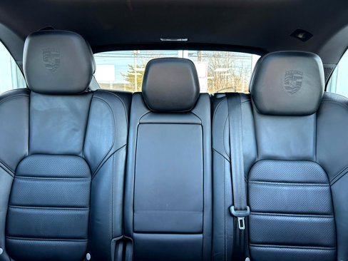 Used 2017 Porsche Cayenne Platinum Edition image 16
