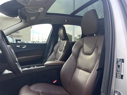Used 2020 Volvo XC60 T6 Inscription w/ Protection Package Premier image 17