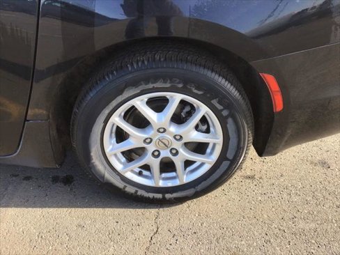 Certified 2021 Chrysler Pacifica Touring-L image 10