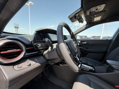 New 2025 Chevrolet Trax RS image 17
