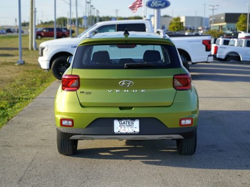 Used 2021 Hyundai Venue SEL w/ Cargo Package image 6