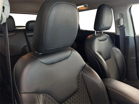 Used 2019 Jeep Compass Latitude w/ Cold Weather Group image 12