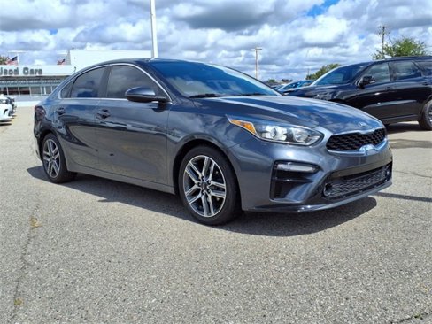 Used 2021 Kia Forte EX image 3