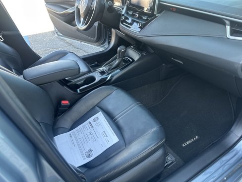 Used 2021 Toyota Corolla XLE w/ Carpet Mat Package (TMS) image 25