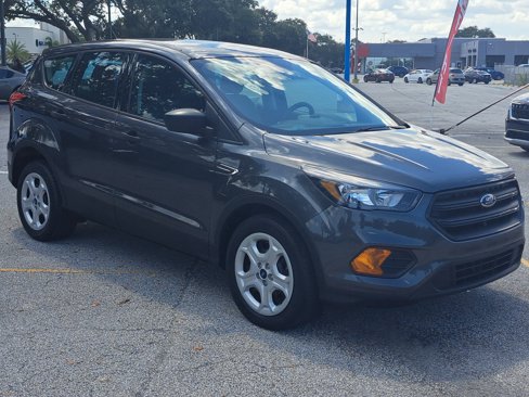 Used 2019 Ford Escape S image 3