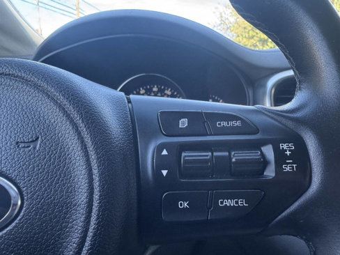 Used 2017 Kia Sorento SX image 39