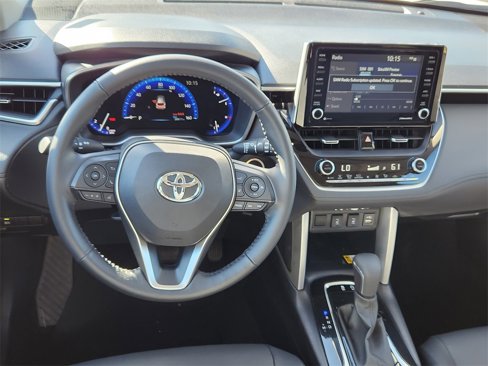 Used 2022 Toyota Corolla Cross XLE image 9