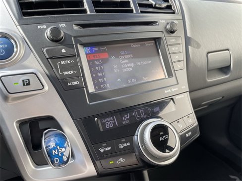 Used 2014 Toyota Prius V Three image 19