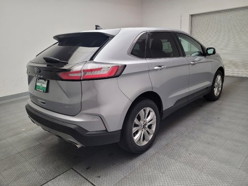 Used 2024 Ford Edge Titanium image 9