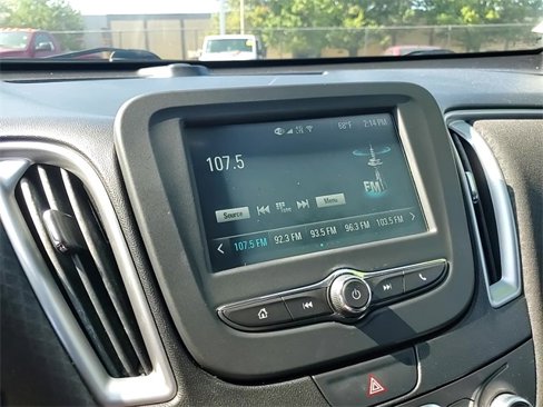 Used 2018 Chevrolet Malibu LS image 14