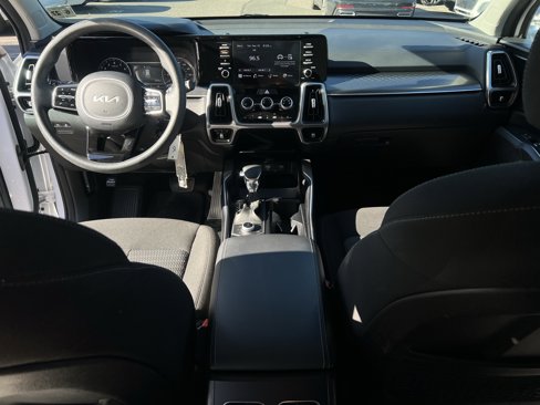 Used 2022 Kia Sorento LX image 17