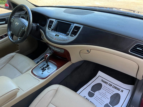Used 2012 Hyundai Genesis 3.8 w/ Premium Pkg image 21