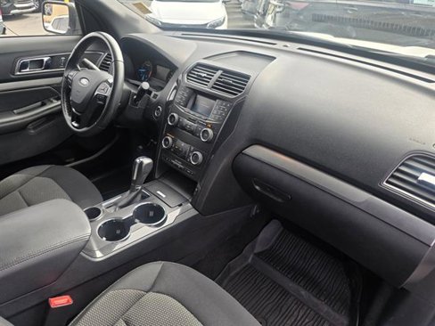 Used 2019 Ford Explorer XLT image 14
