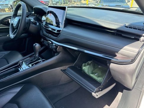 Certified 2022 Jeep Compass Altitude w/ Sun and Sound Group image 26