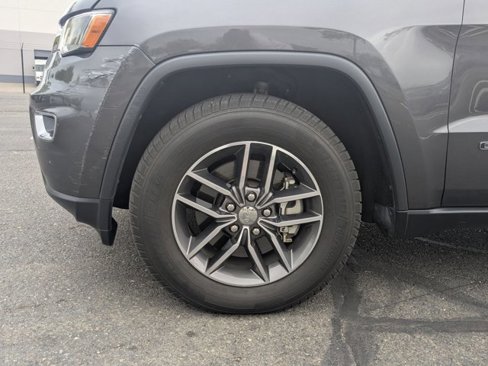 Used 2018 Jeep Grand Cherokee Limited w/ Trailer Tow Group IV image 16