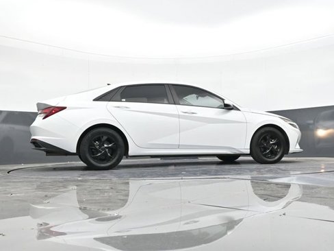 Used 2022 Hyundai Elantra SE image 50