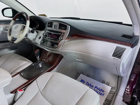 Used 2011 Toyota Avalon Limited image 27