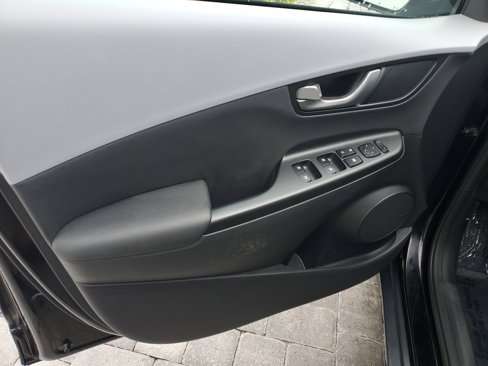 Used 2020 Hyundai Kona Ultimate image 18