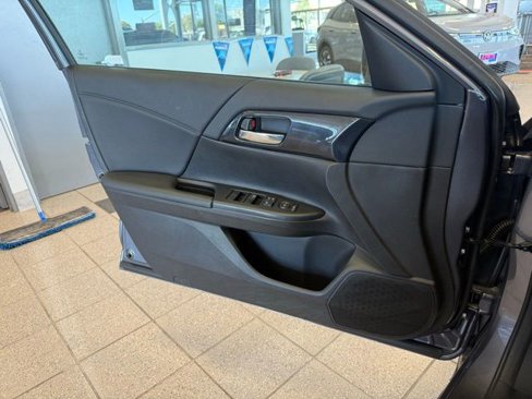 Used 2014 Honda Accord Sport image 21