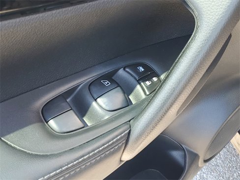 Used 2017 Nissan Rogue Sport SL image 26