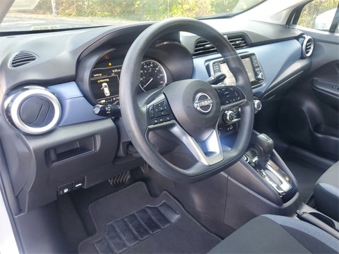 Used 2023 Nissan Versa SV image 15