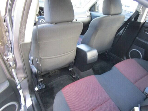 Used 2005 MAZDA MAZDA3 s w/ Sport Pkg image 16