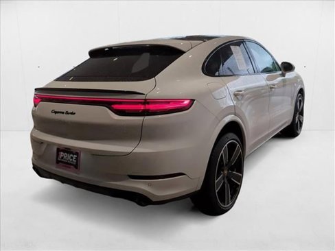 Used 2023 Porsche Cayenne Turbo image 7