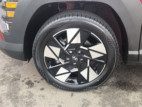 Used 2024 Hyundai Kona SEL image 9