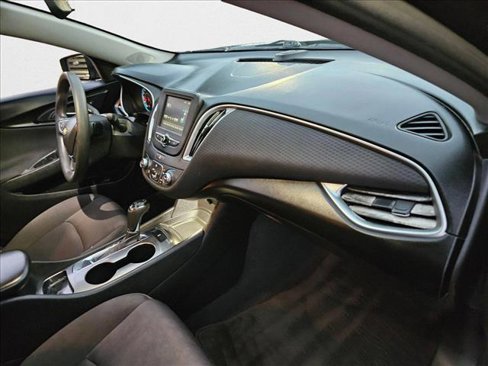 Used 2018 Chevrolet Malibu LS image 19