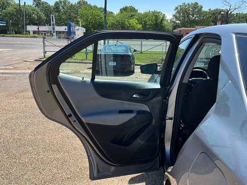 Used 2023 Chevrolet Equinox LS image 16