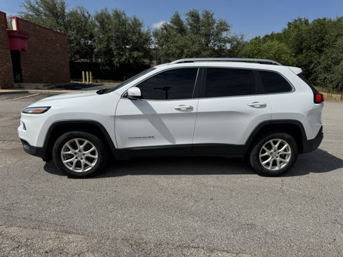 Used 2018 Jeep Cherokee Latitude image 4
