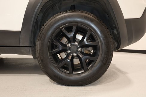 Used 2019 Jeep Cherokee Trailhawk image 33