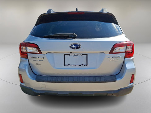 Used 2016 Subaru Outback 2.5i Limited image 9