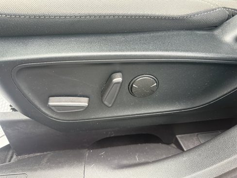 Used 2020 Ford Escape SE image 11