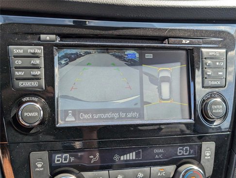 Used 2017 Nissan Rogue SV w/ SV Premium Package image 29