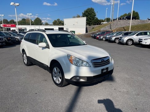Used 2010 Subaru Outback 2.5i Premium image 2