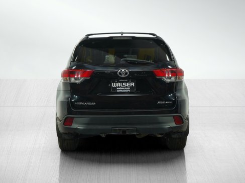 Used 2019 Toyota Highlander XLE image 5