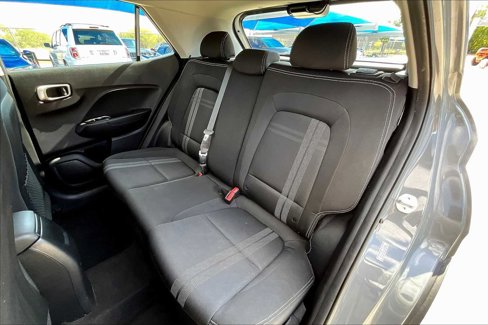 Used 2021 Hyundai Venue SEL w/ Premium Package image 20