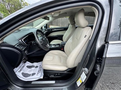 Used 2018 Ford Fusion Titanium image 28