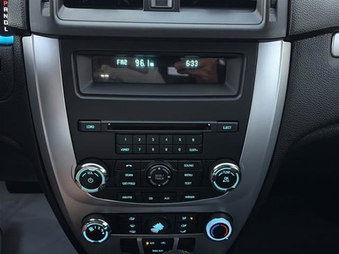 Used 2010 Ford Fusion SE image 20