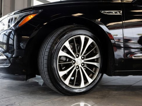Used 2017 Buick LaCrosse Essence image 8