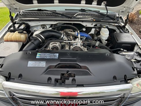 Used 2004 GMC Sierra 3500 SLE w/ Heavy-Duty Power Package image 15