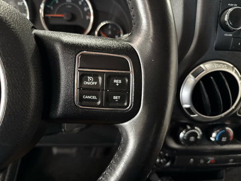Used 2016 Jeep Wrangler Rubicon w/ Power Convenience Group image 14