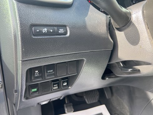 Used 2015 Nissan Rogue SV image 19