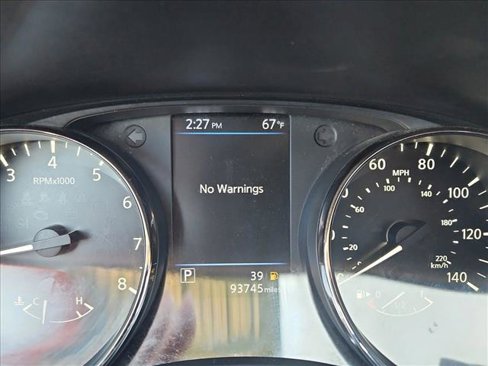 Used 2020 Nissan Rogue SV image 11