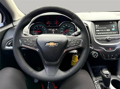 Used 2018 Chevrolet Cruze LT image 14
