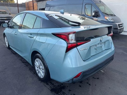 Used 2021 Toyota Prius LE image 4