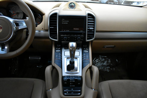 Used 2013 Porsche Cayenne GTS image 17
